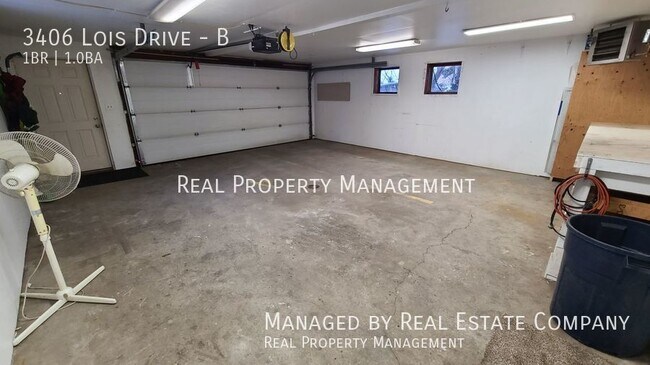 Building Photo - 3406 Lois Dr