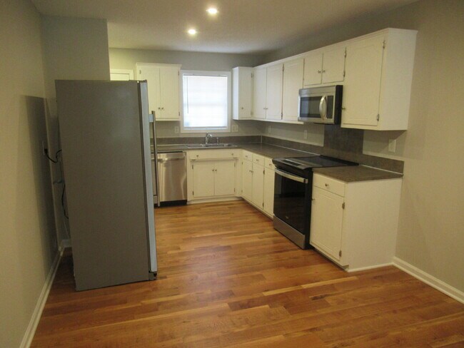 Building Photo - 802 Horseshoe Lake Rd