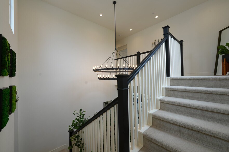 Building Photo - 145 Plum Lily