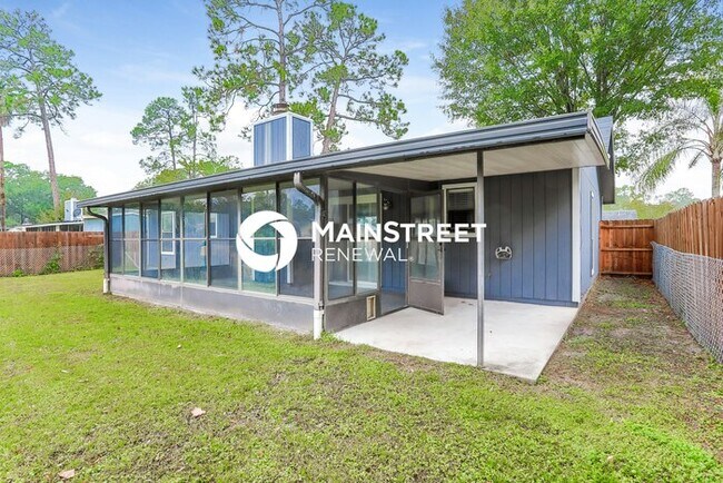 Building Photo - 3 Bedroom Pet-Friendly Home in Jacksonville, FL with Main Street Renewal