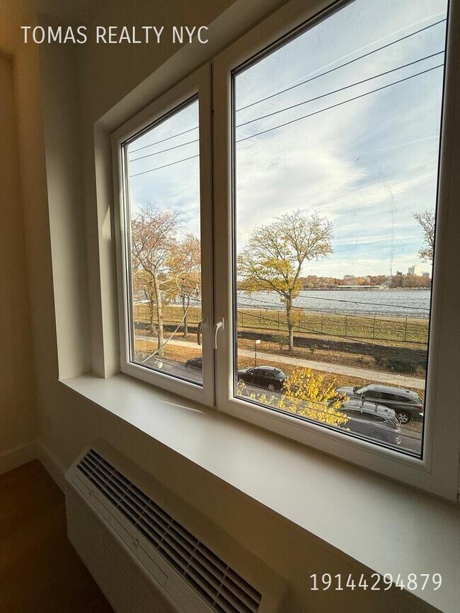 Building Photo - 3103 Sedgwick Ave