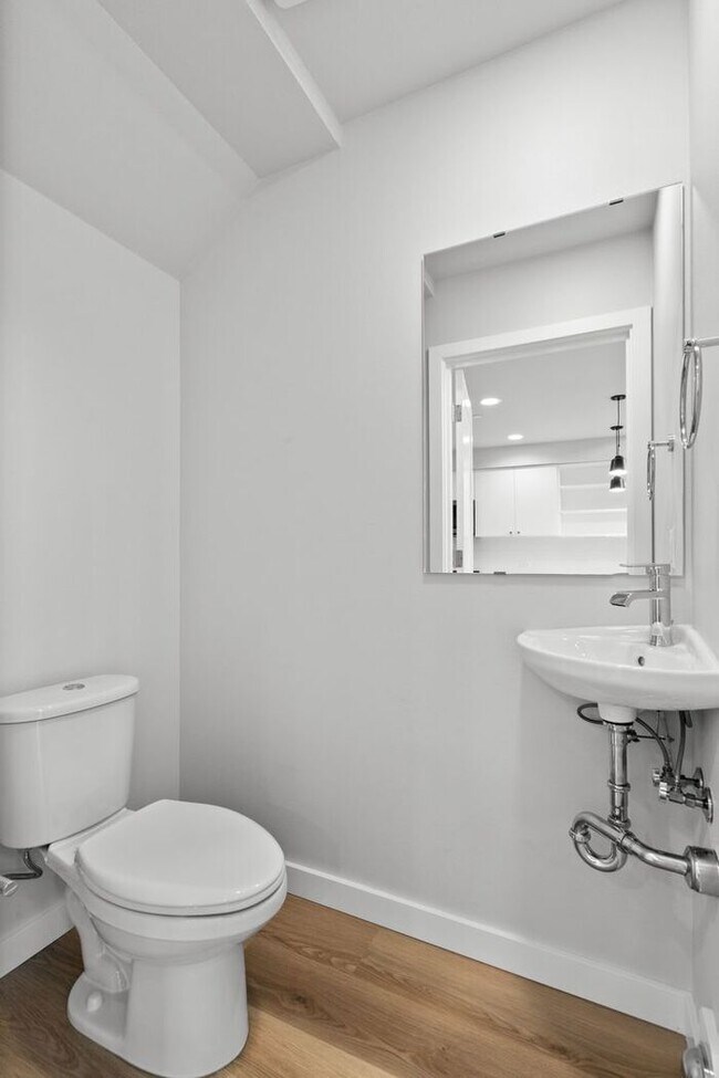 Building Photo - Stunning Brand-New Ballard Townhome with Air Conditioning