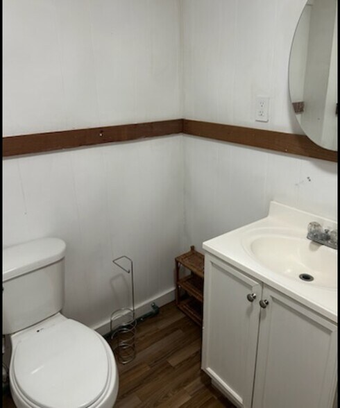 Building Photo - 54 Main St