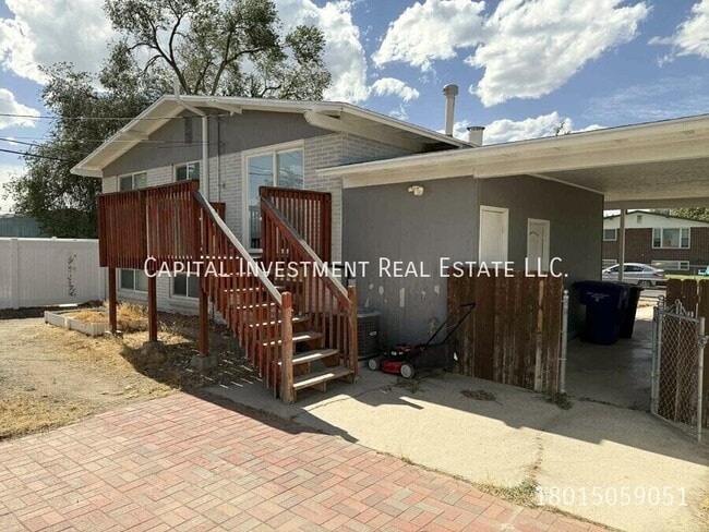 Building Photo - 1102 E Sego Lily Dr