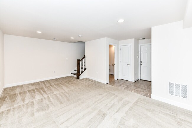 Building Photo - 3735 Powell Ln