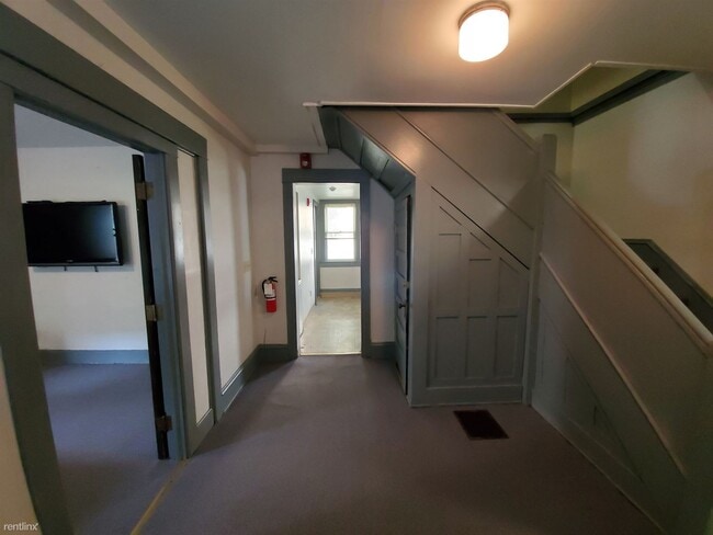 Building Photo - 7 br, 3 bath House - 105 Dryden Court 8-Be...