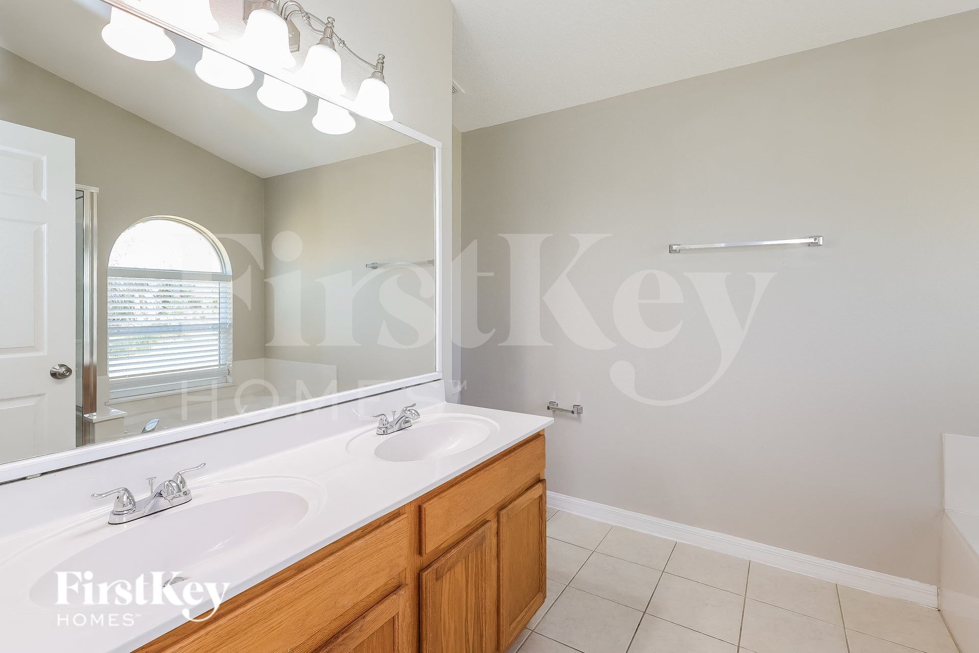 Building Photo - 745 Troon Cir