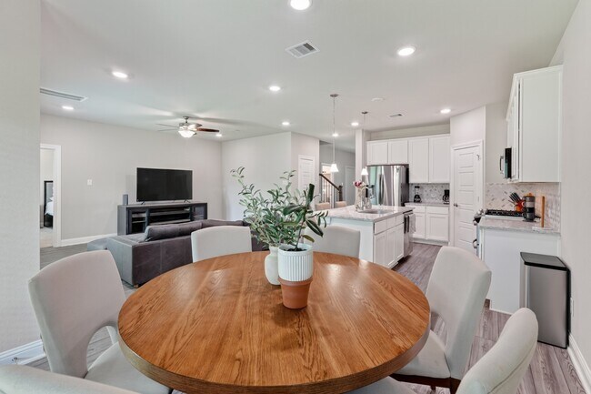 Building Photo - 17104 Coneflower Pl