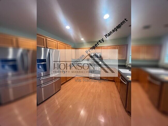 Building Photo - 323 Glenbriar Cir