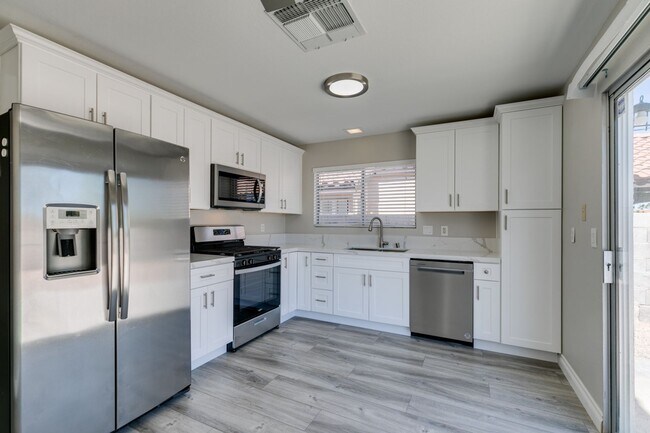 Building Photo - Beautiful Upgraded 3 Bedroom Home in Southwest Las Vegas!
