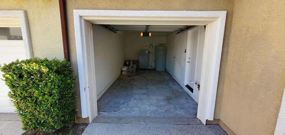 Building Photo - 23439 Abbey Glen Pl