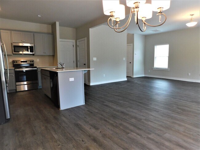 Building Photo - Home for rent in Pinson, AL!!! Available to View with 48 Hours Notice!