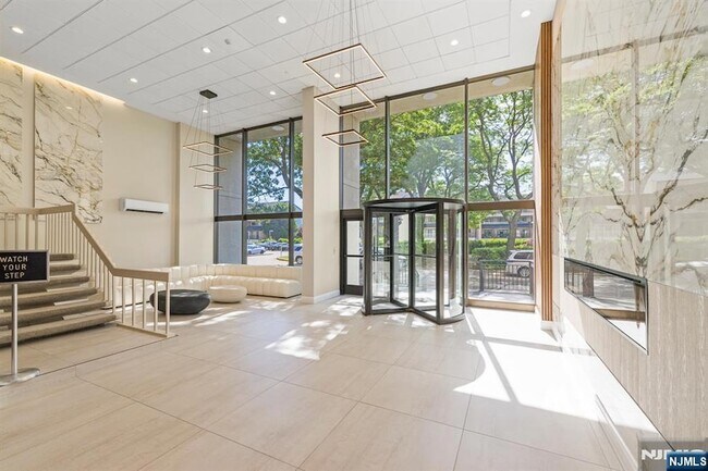 Building Photo - 1203 River Rd
