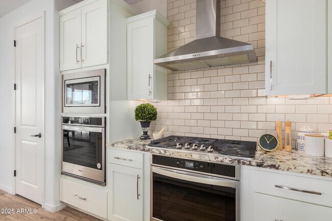 Building Photo - 5654 N 88th Ln