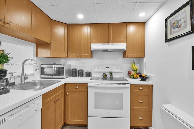 Building Photo - 11800 SW 18th St