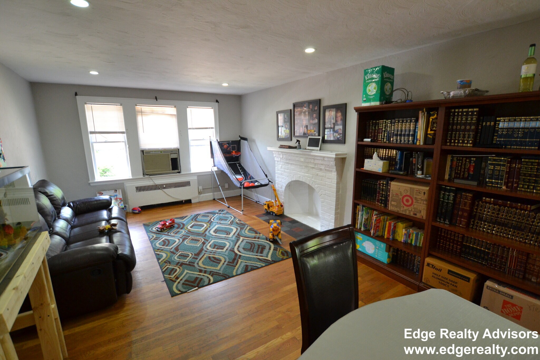 Building Photo - 6 Portina Rd