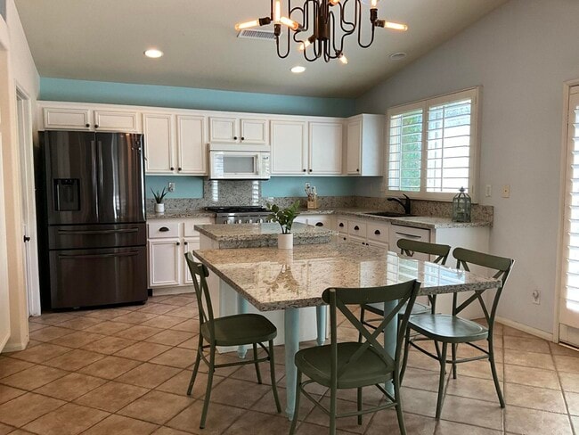 Building Photo - 79269 Paseo Del Rey