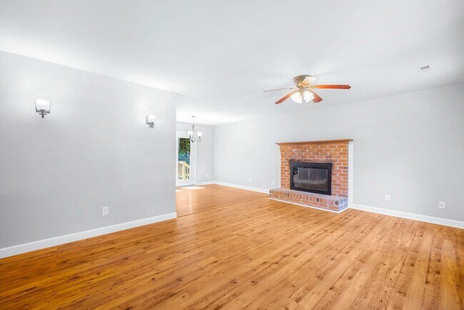 Building Photo - 3 Bedroom Home in Chesterfield County ***Available August 2026**