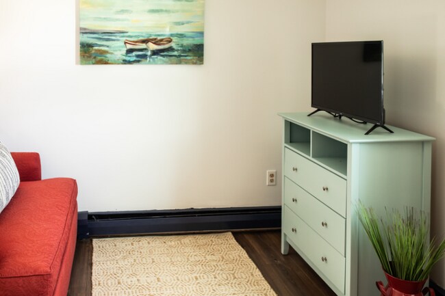 Building Photo - 431 Winnacunnet Rd