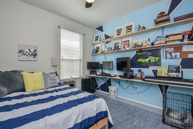 Building Photo - 5011 Lord Crest Ln