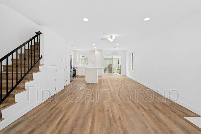 Building Photo - 1065 Dover Dr