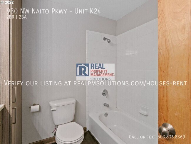 Building Photo - 930 NW Naito Pkwy