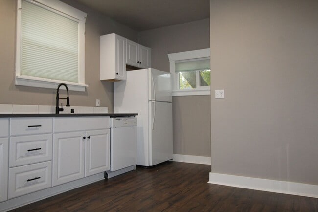 Building Photo - 4711 N Regal St