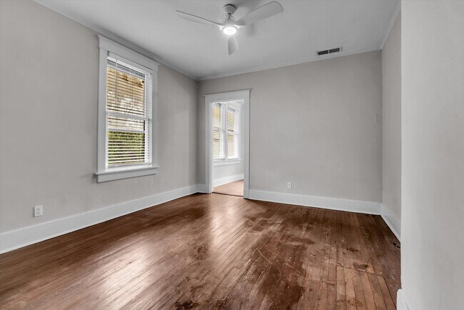 Building Photo - 2031 Central Ave