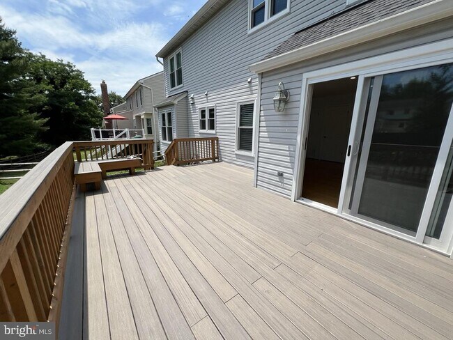 Building Photo - 8519 Wheatfield Way