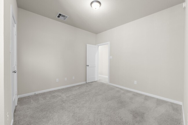 Building Photo - 308 N Spotted Fern Dr