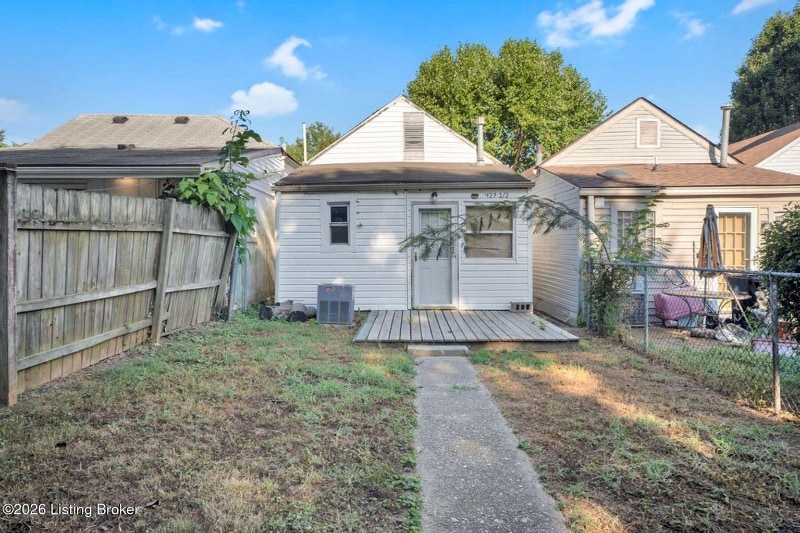 Building Photo - 427 1/2 N 28th St