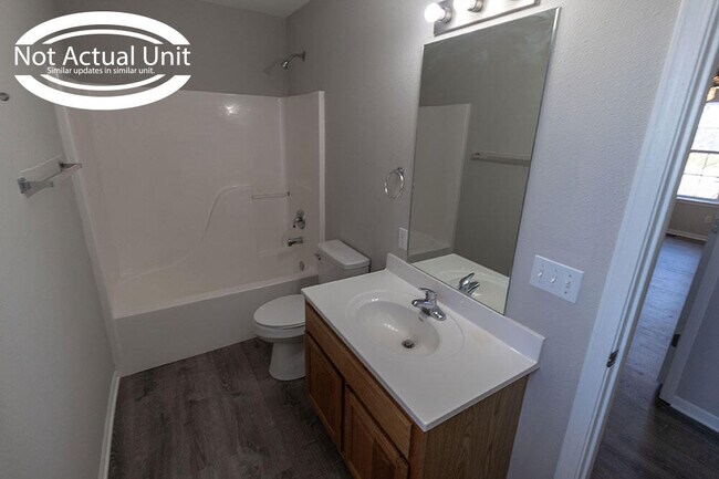 Building Photo - 5000 Derby Ridge Dr