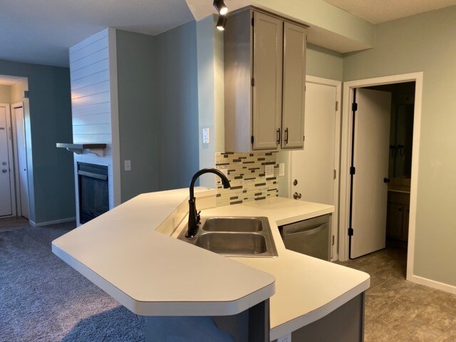 Bar Seating - 9305 Turnberry Alcove