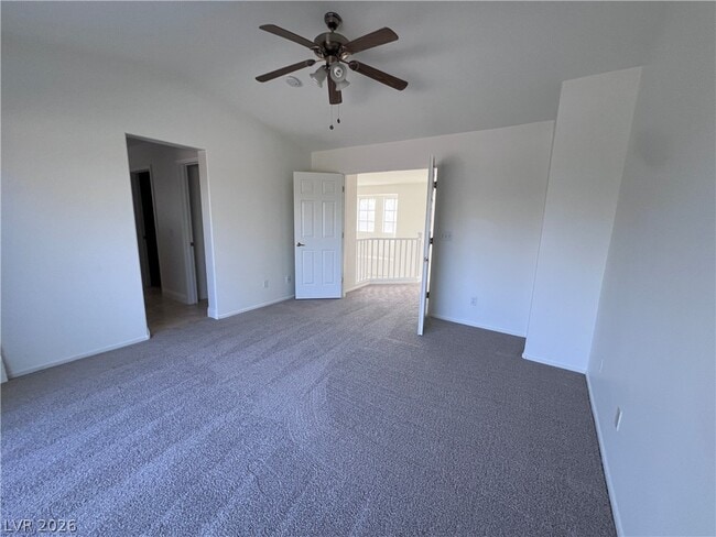 Building Photo - 3031 Scenic Valley Way