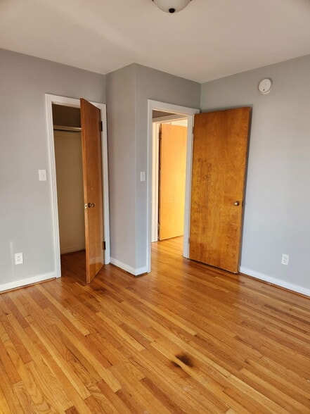 Building Photo - 40 New Hartford St