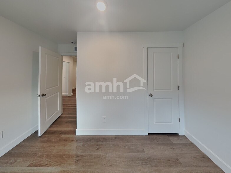 Building Photo - 10085 Abilene St