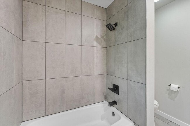 Building Photo - 16 Duvall Ln