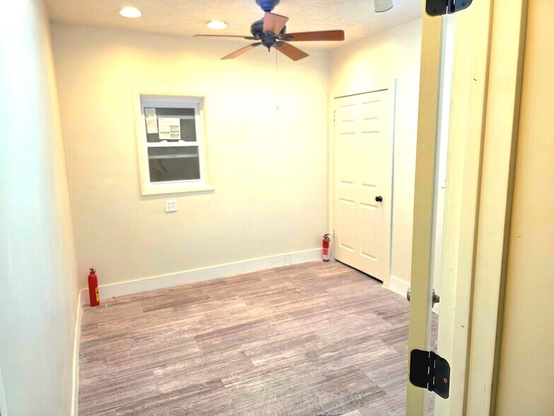 Building Photo - 2229 Brewerton Rd