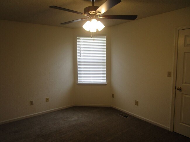 Building Photo - 4405-4407 Cheryl Ct.