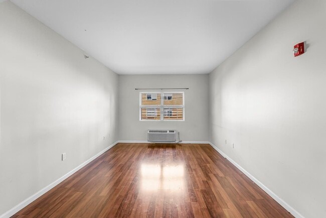 Building Photo - 845 Newark Ave