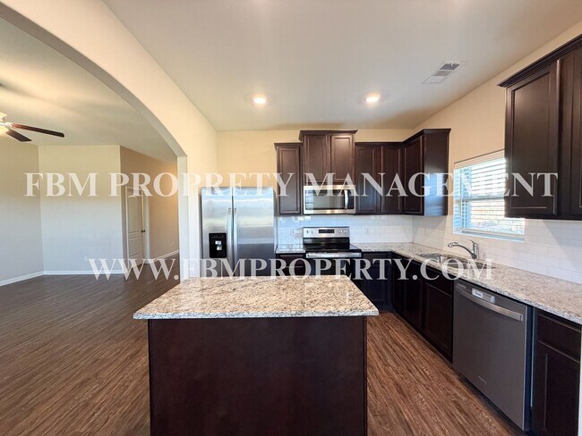 Building Photo - 5412 Persimmon Dr