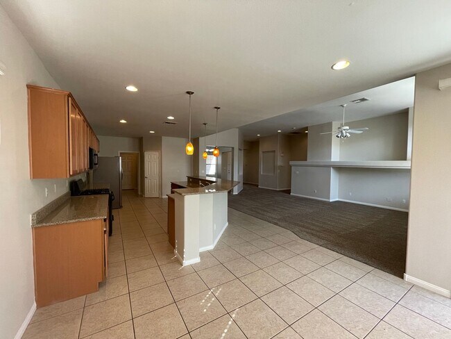 Building Photo - Beautiful Single Story Home in Gated Commu...