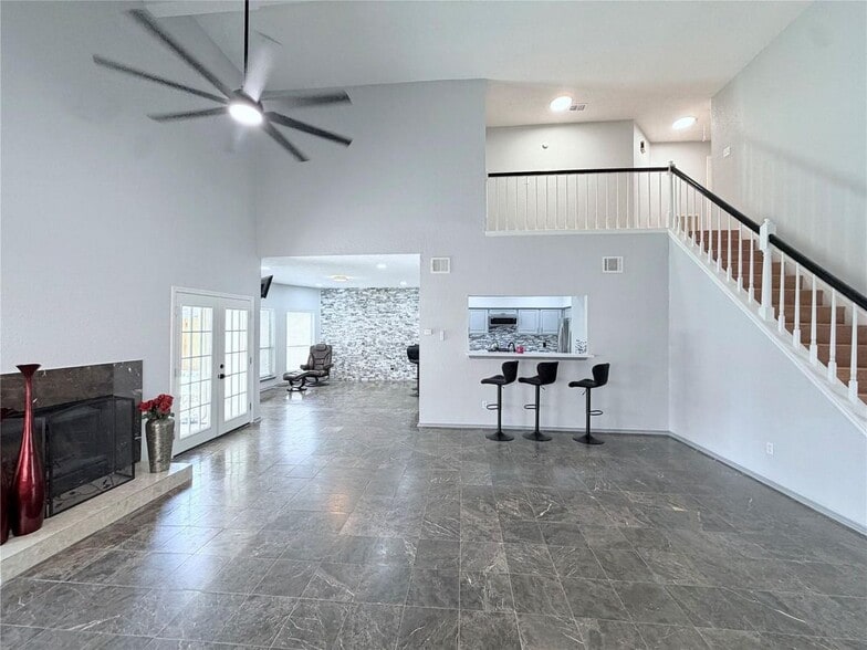 Building Photo - 7015 Puerta Vista Ln