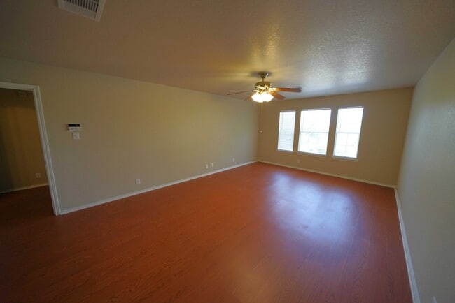 Building Photo - 2 Story Home Available in Cibolo! Realtor commission: $500