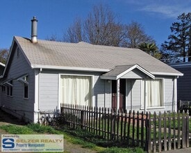 Building Photo - Surprisingly roomy 3 bd. bungalow in a con...