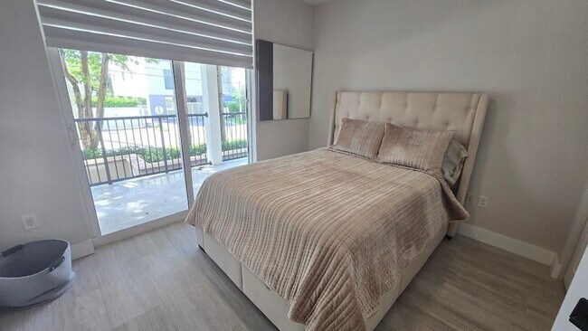 Building Photo - 191 SE 20th Ave