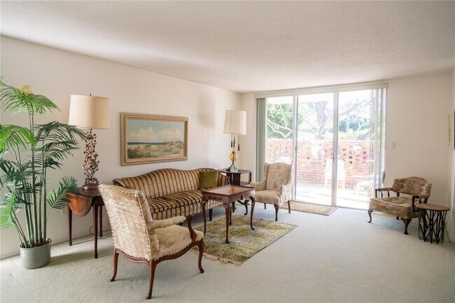 Building Photo - 2630 Pearce Dr