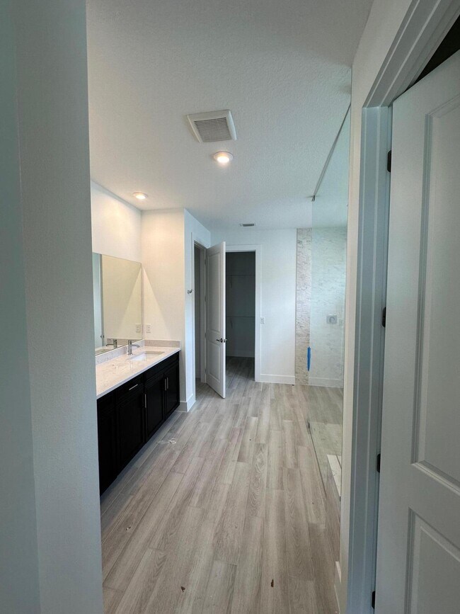 Building Photo - 12166 Viridian Blvd