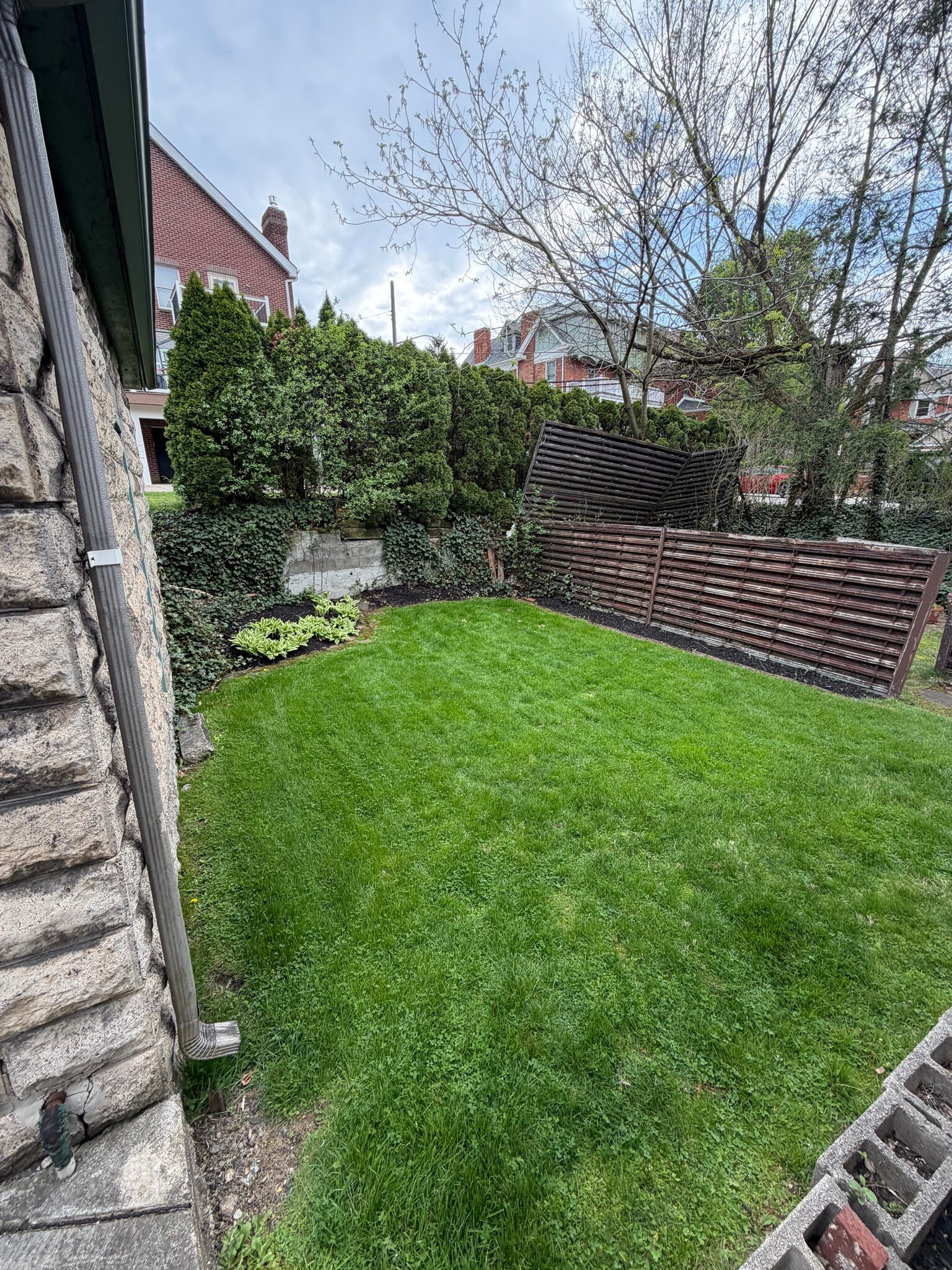 Building Photo - 5708 Solway St
