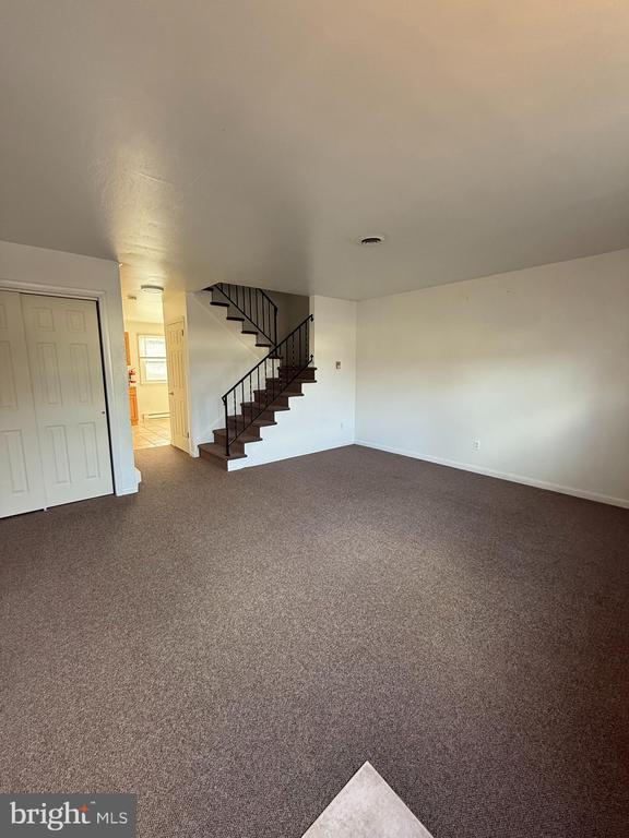 Building Photo - 1123 Almond Rd